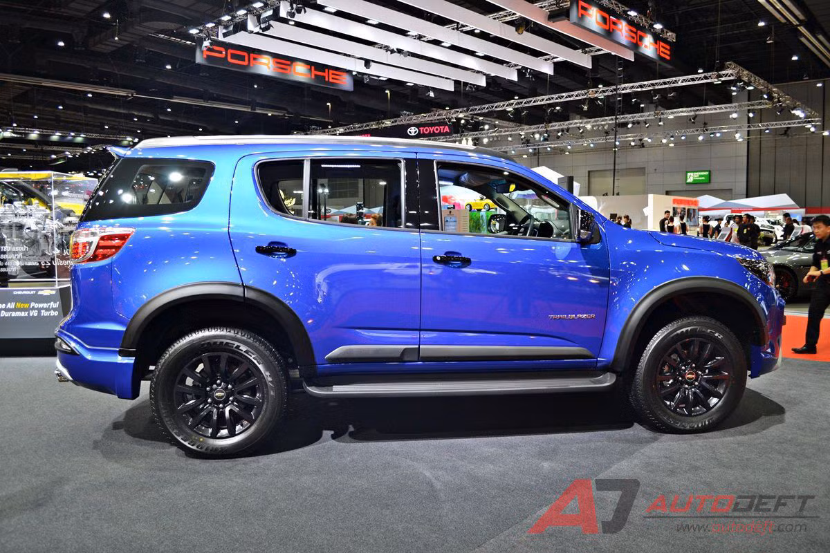 Thông số kỹ thuật của mẫu SUV 7 chỗ Traiblazer Z71 hiện vẫn giữ nguyên các số đo như bản tiêu chuẩn từng ra mắt, bao gồm (Dài x Rộng x Cao) lần lượt là (4.887 x 1.902 x 1.852) mm, chiều dài cơ sở 2.845 mm và khoảng sáng gầm xe là 221 mm.