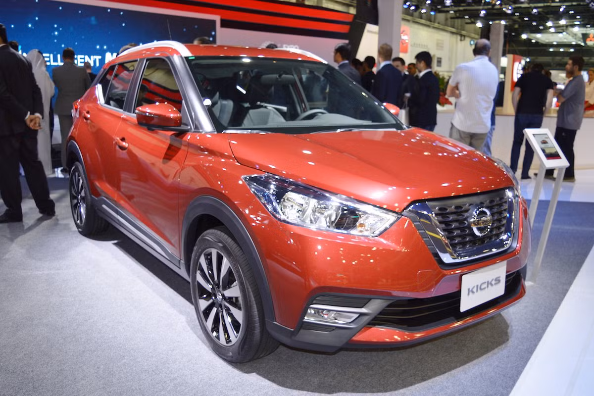 Tại thị trường Các Tiểu Vương quốc Ả Rập Thống nhất, Nissan cung cấp với 3 tùy chọn khác nhau gồm: Kicks 1.6 SV giá 59.000 AED (khoảng 364,13 triệu đồng), 67.000 AED (khoảng 413,5 triệu đồng) cho bản Kicks 1.6 SV + NAVI và cuối cùng là phiên bản Kicks 1.6 SL + NAVI + AVM kèm giá bán 75.500 AED (khoảng 465,96 triệu đồng). 