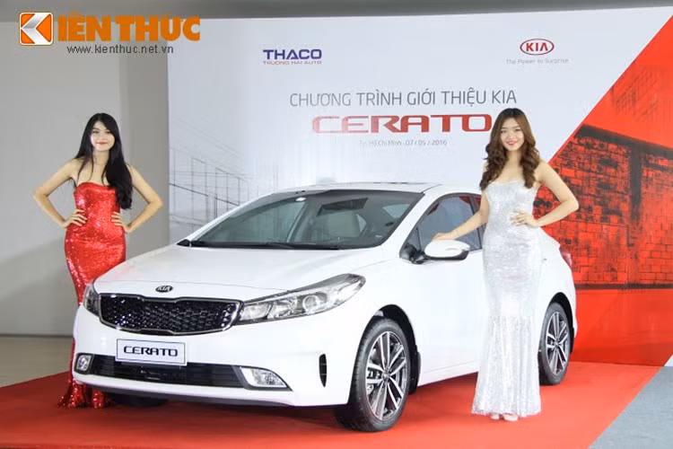 Cuối cùng là chiếc sedan cỡ trung Kia Cerato, trong tháng 10 cũng nhận được ưu đãi giảm giá từ cuối tháng 9 từ 10-15 triệu đồng cho mỗi phiên bản. Hiện giá bán mới của Kia Creato tại thị trường cụ thể như sau: bản 1.6MT giá mới 553 triệu đồng; 1.6 AT có giá bán mới 613 triệu đồng và bản 2.0 AT giá 671 triệu đồng.