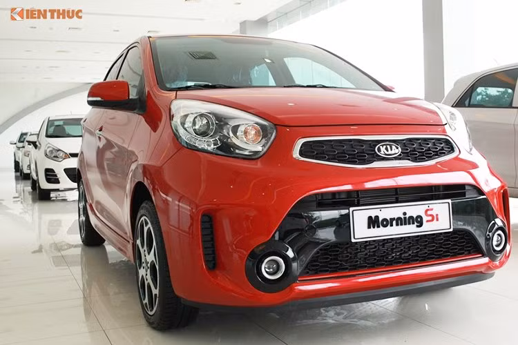Cụ thể, mẫu xe cỡ nhỏ giá rẻ Kia Morning vẫn tiếp tục được điều chỉnh giảm 5-10 triệu đồng so với giá cũ. Động thái giảm giá này của Kia cho thấy sự quyết tâm chinh phục doanh số top đầu của dòng xe cỡ nhỏ từ đối thủ Hyundai I10.