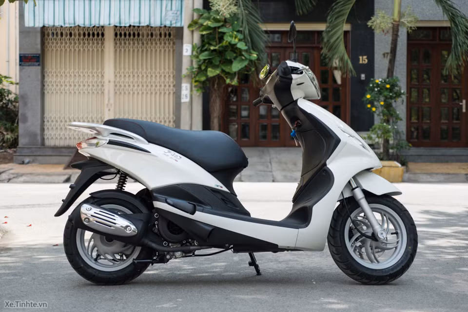 Xe được trang bị khối động cơ 125 phân khối, 3 van với 2 van hút, một van xả, tích hợp phun xăng điện tử, làm mát bằng gió cưỡng bức. Công suất 9,7 mã lực tại vòng tua máy 7.750 vòng/phút, mô-men xoắn cực đại 9,5 Nm tại 6.000 vòng/phút. 