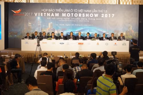 12 hãng xe sẽ tham dự Triển lãm Ôtô Việt Nam 2017 - Hình 3 12 hang xe se tham du Trien lam Oto Viet Nam 2017-Hinh-3
