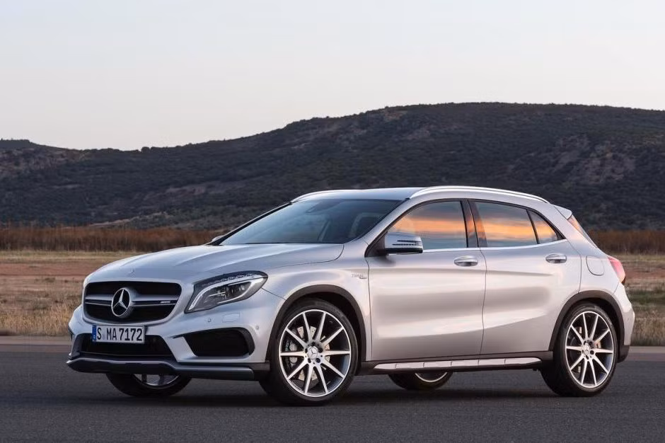 Tuy nhiên, doanh số của hãng xe mang thương hiệu ngôi sao 3 cánh - Mercedes-Benz vẫn vô cùng tốt, tính trong 9 đầu năm 2017, góp phần không nhỏ vào doanh số phân khúc xe sang ở Mỹ. Điều này giúp nó vượt qua các hãng xe đối thủ là BMW, Lexus cũng như Audi.