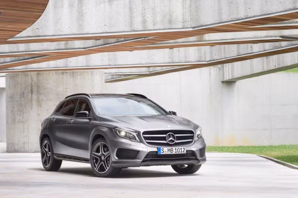 Cụ thể, tính tổng 9 tháng đầu năm, doanh số bán ra của thương hiệu Mercedes-Benz đạt 242.250 xe, giảm 1,7 % so với cùng kì năm 2016.