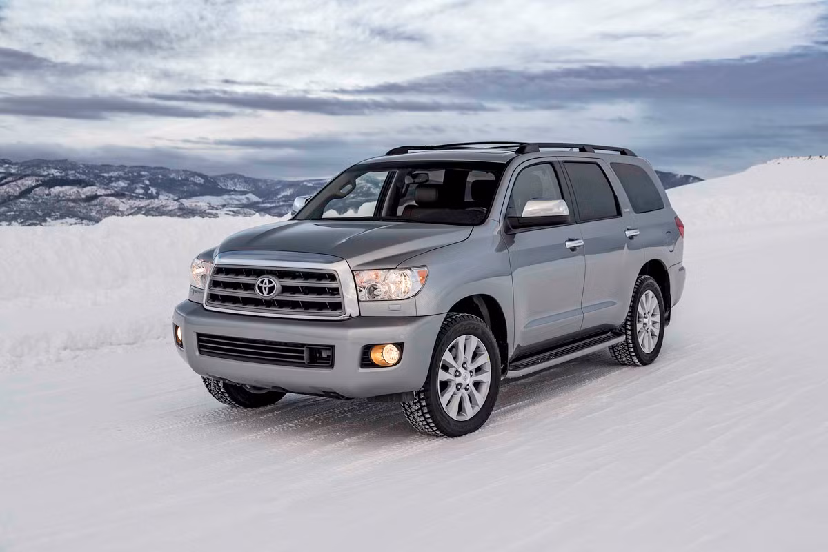Vẫn là một cái tên đến từ thương hiệu Toyota, Sequoia cũng được chủ nhân khá ưu ái khi giữ lại bên mình đến 8,9 năm trước khi “tậu” xế hộp mới. Toyota đã phát triển Sequoia từ 2001 cho thị trường Bắc Mỹ.
