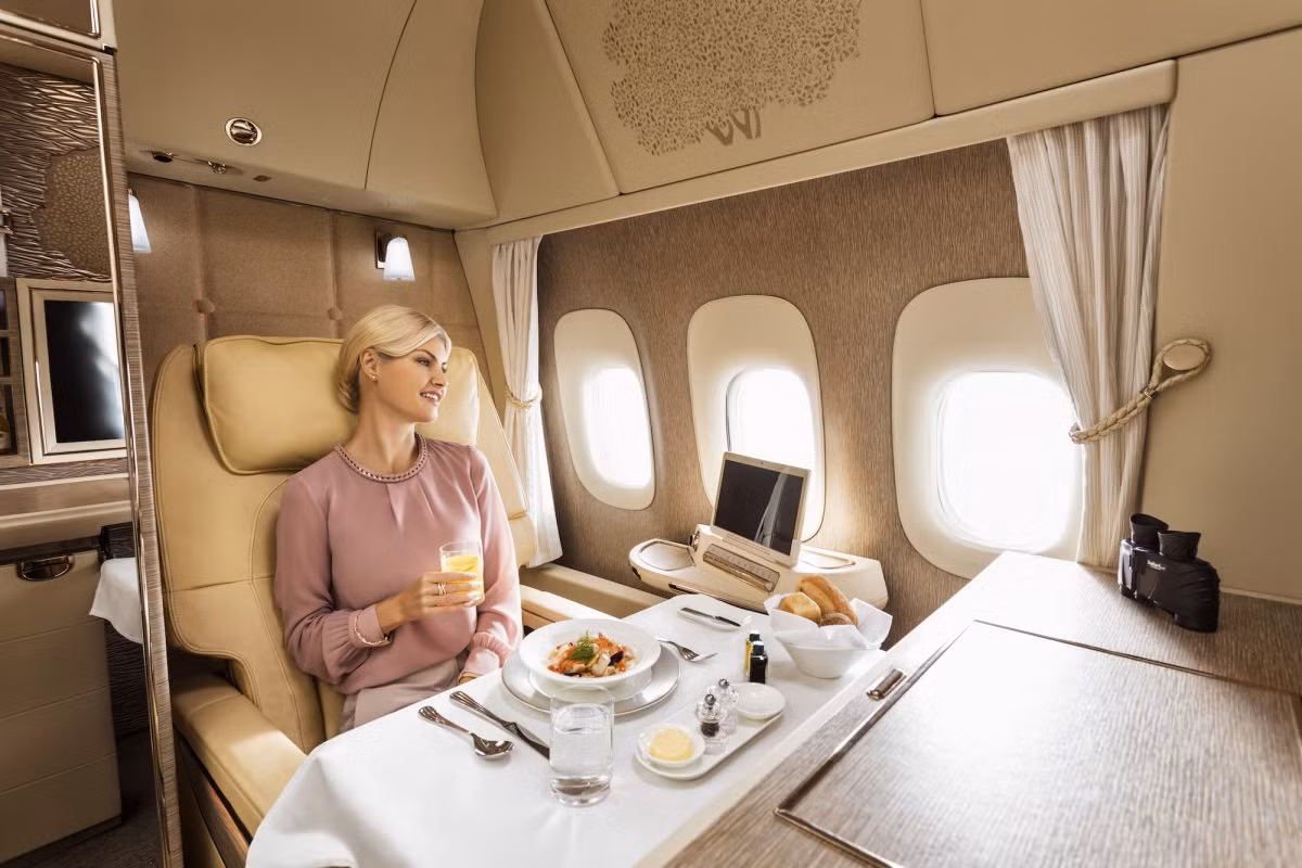 Tất cả sự tiện nghi, hiện đại ở những cabin này đều được thiết kế dự trên ý tưởng nội thất của dòng xe Mercedes-Benz S-Class.