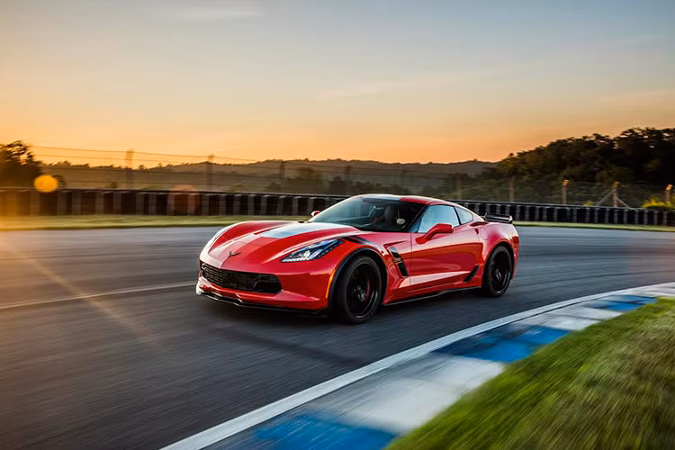 Chevrolet Corvette Grand Sport 2017 chắc chắn sẽ là mẫu sẽ thể thao "hot" nhất triển lãm VMS 2017 lần này. Mang đặc trưng đua xe trong huyết mạch, Corvette Grand Sport 2017 hoàn toàn mới thể hiện một cách đậm nét những tinh túy của dòng xe đua thể thao của thương hiệu Chevrolet.