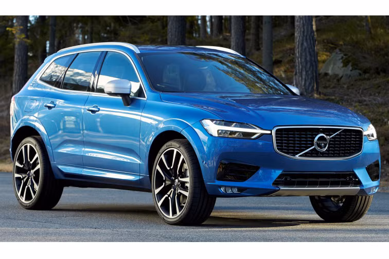 Giá bán của chiếc SUV thế hệ thứ hai bắt đầu từ 3.090.000 baht (khoảng 2,11 tỷ đồng) cho bản D4 Diesel, 3.290.000 baht (khoảng 2,25 tỷ đồng) trên bản động cơ Twin T8 và bản cao cấp T8 Twin Engine R-Design với giá bán 3.590.000 baht (khoảng 2,46 tỷ đồng).