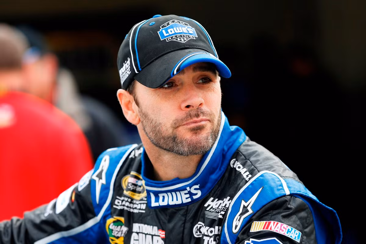 Jimmie Johnson là tay đua đứng thứ 4 với 16,8 triệu USD(2016), anh đồng thời là người từng 5 lần vô địch giải đua xe NASCAR và là tay đua đầu tiên được hãng tin AP bình chọn là Vận động viên của năm 2009.