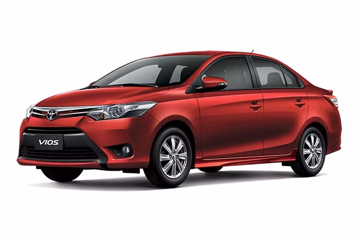Toyota Vios bán ra thị trường với 4 phiên bản lựa chọn, giá công bố từ 564-644 triệu đồng. Đặc biệt trong tháng 9 này, Toyota Việt Nam áp dụng chương trình giảm giá "khủng" cho các dòng xe, trong đó có Vios. Khách hàng mua xe sẽ được nhận ưu đãi tiền mặt lên đến 80 triệu đồng.