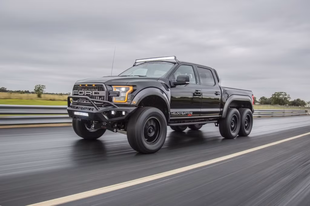 Hennessey VelociRaptor 6x6 được coi là một bản độ theo bước chân của Mercedes-Benz G63 AMG 6x6. Tuy nhiên nếu so sánh với mức giá 489.000 USD (hơn 11 tỷ VNĐ) của G63 AMG 6x6, bản độ 6 bánh của Ford F-150 Raptor.