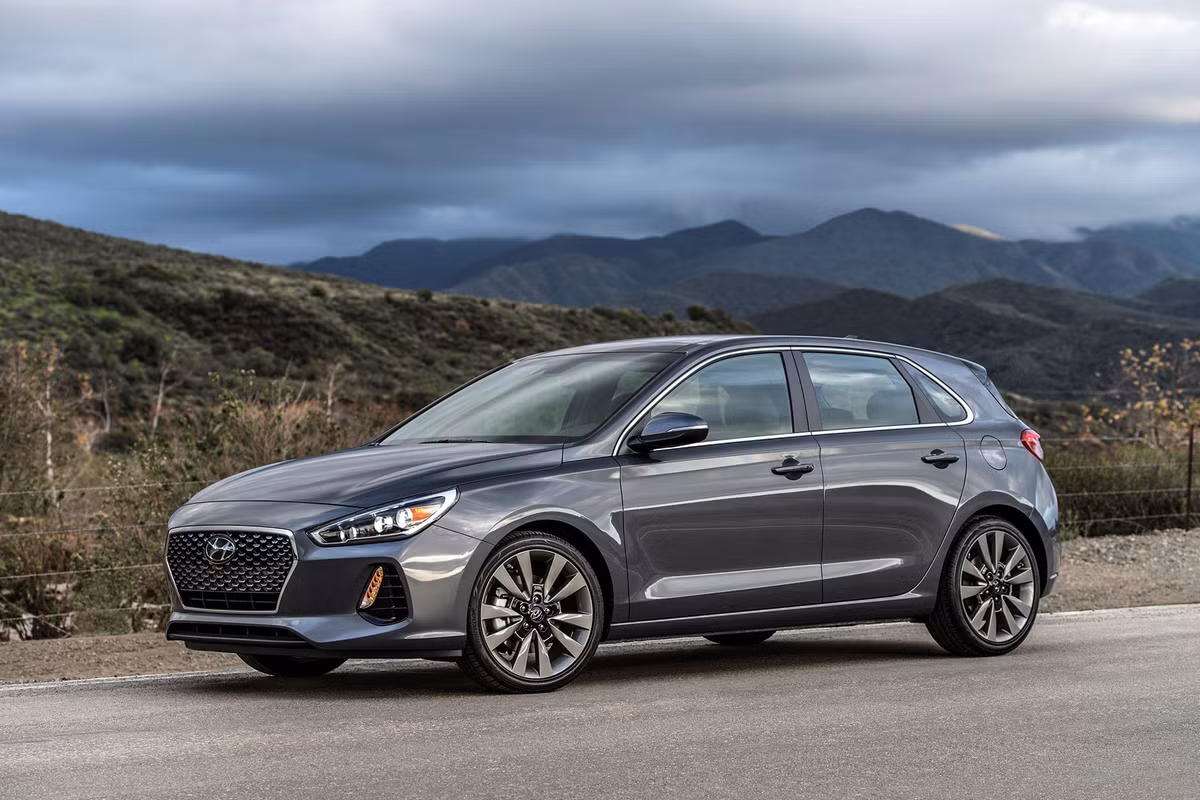 Elantra GT tại thị trường ôtô Mỹ sử dụng động cơ xăng 2.0L 4 xi-lanh, công suất 162 mã lực, kết hợp cùng hộp số tự động 6 cấp.