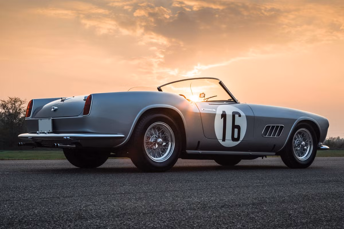 Ferrari chế tạo dòng xe 250 GT California Spyder LWB với mục đích xuất khẩu sang thị trường Bắc Mỹ. Do số lượng sản xuất hạn chế nên những chiếc 250 GT California Spyder LWB có giá rất đắt.