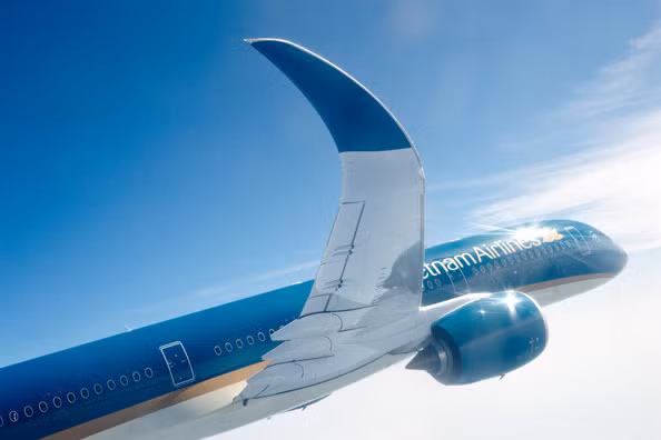 Chiếc A350 thứ 8 mới nhất này vừa thực hiện chuyến bay thương mại đầu tiên từ Hà Nội đi TP HCM sáng nay (21.8).
