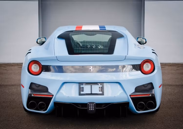 Trong thời gian tới, chiếc xe này sẽ được bán đấu giá bởi tổ chức RM Sotheby's tại Arizona, Mỹ. Dự đoán nhiều khả năng giá siêu xe Ferrari F12 TdF này sẽ có giá không dưới 1,3 triệu USD.