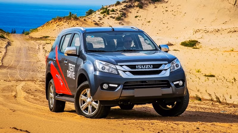 Cái tên cuối cùng được nhắc đến là Isuzu mu-X, hiện doanh số của mu-X trong tháng 7/2017 là 21 chiếc, sụt giảm nghiêm trọng lên tới 29 chiếc (tháng 6/2017 bán được 50 chiếc). Ở thời điểm hiện tại, Isuzu mu-X đang được bán ra với 2 phiên bản 2.5 4x2 MT giá 899 triệu đồng và 2.5 4x2 AT giá 960 triệu đồng.