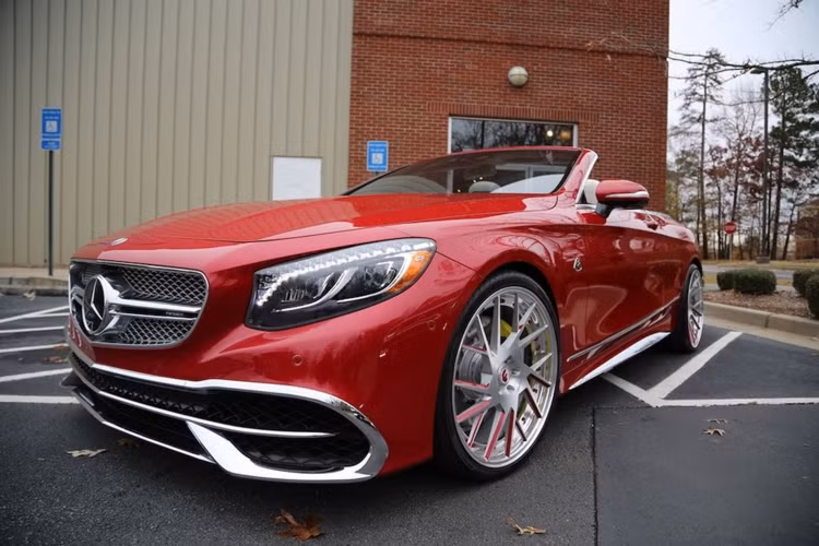 S650 Cabriolet 2018 được trang bị khối động cơ V12 6.0l Twin-turbo với công suất lên tới 621 mã lực và mô-men xoắn cực đại 1000Nm, đi kèm hộp số AMG SpeedShift Plus 7G-TRONIC và hệ dẫn động cầu sau.