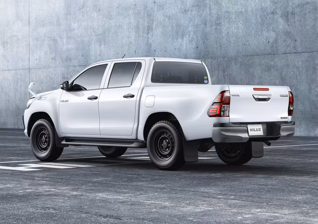 Dù mới mở bán nhưng doanh số 2.000 chiếc Hilux đề ra là con số khủng mà hãng xe ôtô Toyota hy vọng sẽ bán được mỗi tháng.