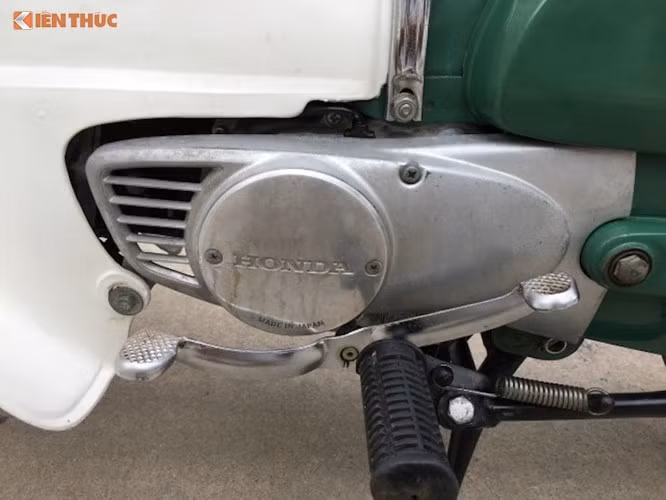 Phiên bản 50 cc của Honda Super Cub 79 được trang bị khối động cơ SOHC 2 van 1 xi-lanh làm mát bằng gió, với công suất tối đa khoảng 5 mã lực.