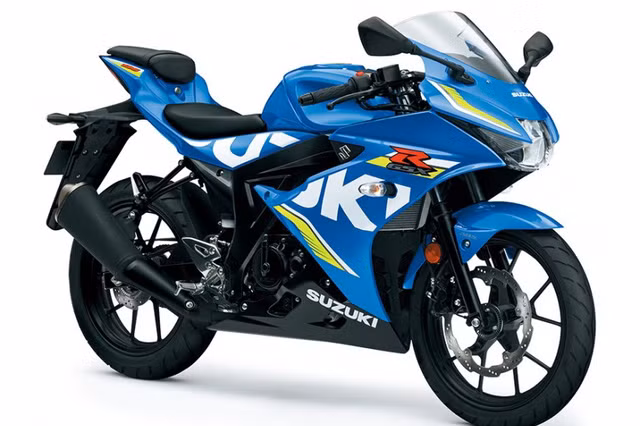 Cuối cùng, góp mặt trong triển lãm lần này là mẫu môtô phân khối nhỏ Suzuki GSX-R125 hoàn toàn mới. Đây là thành viên có dung tích xy-lanh nhỏ nhất và trọng lượng thấp nhất trong dòng môtô Suzuki GSX-R danh tiếng của hãng xe máy Nhật Bản này.