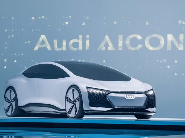 Bản của mẫu xe concept Audi Aicon này có hệ thống tự lái cấp độ cao nhất từ trước đến nay của Audi. Xe dài tổng thể đến 5,5 mét được cho là dài hơn so với các phiên bản trước đó.