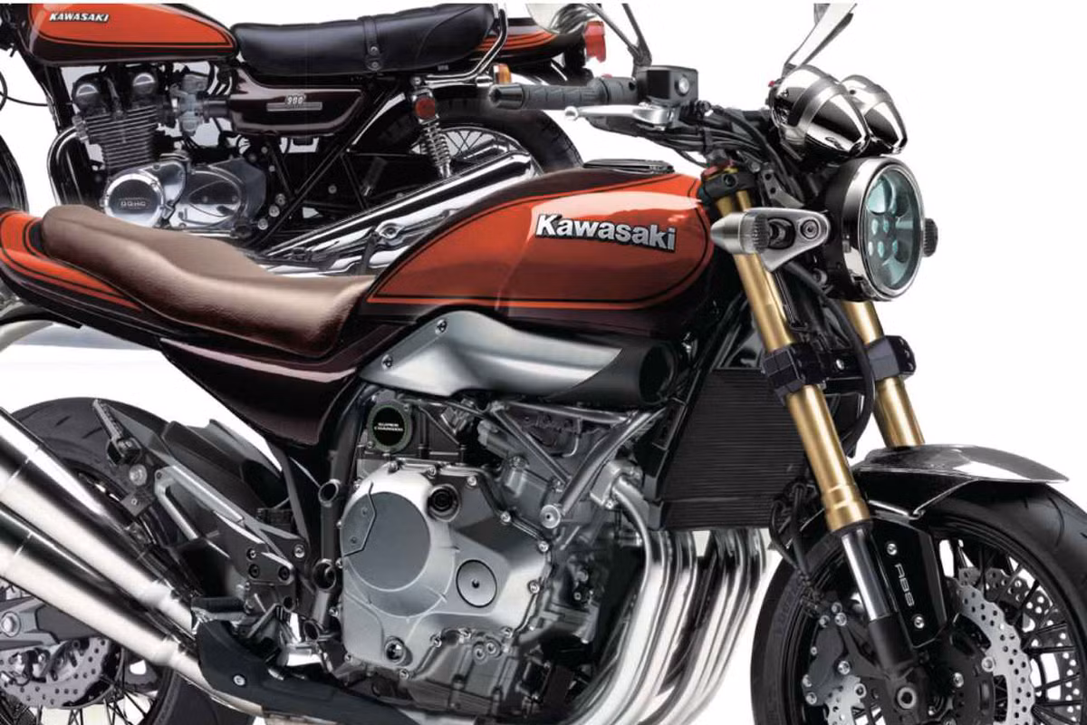 Trên Z900, đông cơ 4 xi lanh dung tích 948cc cho công suất cực đại 126 mã lực tại vòng tua 9500 v/p(92.2kW, 125PS) và được trang bị ly hợp chống giật "Slipper Clutch". Tuy nhiên với Z900RS, Kawasaki đã phải tinh chỉnh lại cho nước đề mượt mà hơn với công suất 110 mã lực (82kW, 111.5PS) tại vòng tua 8500rpm.