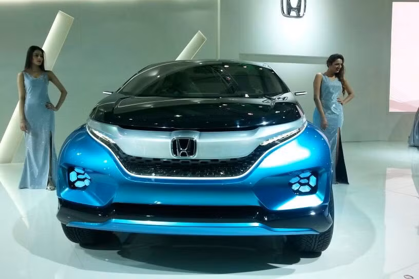 Còn nhớ tại triển lãm Auto Expo 2014, thương hiệu xe ôtô Nhật bản từng giới thiệu tới người tiêu dùng mẫu xe hơi concept với tên gọi Honda Vision XS-1. Sau gần 3 năm, hãng xe ôtô Honda đang có kế hoạch đưa mẫu xe ý tưởng Vision XS-1 đi vào sản xuất.