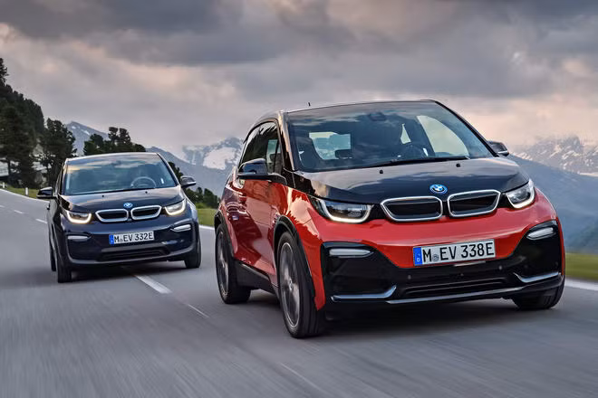 Trong đó, phiên bản tiêu chuẩn có giá thấp nhất, tiếp đến là phiên bản BMW i3S BEV 2018 47.650 USD, mức giá cao nhất dành cho phiên bản BMW i3S REx.