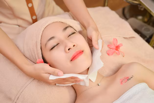Giữ vệ sinh bằng cách tắm rửa 2 lần/ngày sẽ giúp làn da của bạn luôn sạch sẽ và tươi trẻ. Ảnh: babispa.