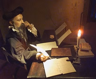 Cũng trong năm 2017, Nostradamus dự đoán Nga và Ukraine sẽ ký kết hoà bình. Một số quốc gia châu Âu được cho là sẽ ủng hộ thoả thuận này trong khi phía Mỹ phản đối.