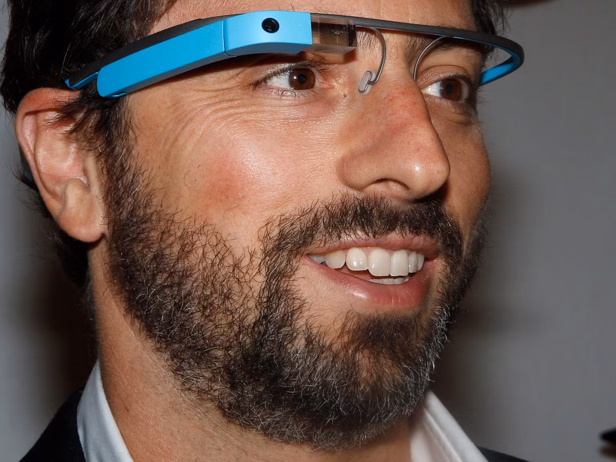 Từ vị trí Giám đốc các dự án đặc biệt của Google X, Sergey Brin hiện là Chủ tịch Alphabet - công ty mẹ mới của Google. Với những thành tựu đáng nể trong giới công nghệ, vào năm 2016, Sergey Brin lọt top 10 tỷ phú công nghệ giàu nhất thế giới với khối tài sản trị giá 36,2 tỷ USD.