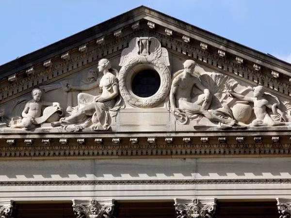 Mặc dù có tình trạng hư hỏng, nhưng Lynnewood Hall thực sự vẫn có giá trị hàng triệu đô. Nó đang được bán trên thị trường với giá 15,5 triệu USD (khoảng 361 tỷ VND).