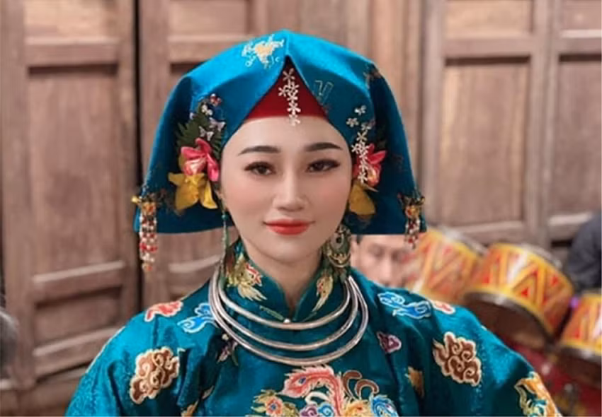 Ngày 9/2, Công an thị xã Kinh Môn (Hải Dương) đã ra quyết định xử phạt vi phạm hành chính đối với Trương Thị Hương về hành vi “Cung cấp, chia sẻ thông tin cổ suý các hủ tục, mê tín, dị đoan, dâm ô, đồi truỵ, không phù hợp với thuần phong, mỹ tục của dân tộc”. 