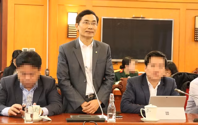 Cụ thể, ông Trịnh Thanh Hùng đã yêu cầu Hồ Anh Sơn, Phó Giám đốc Viện Nghiên cứu Y dược học Quân sự phải cho Việt Á vào danh sách đề xuất là đơn vị tham gia phối hợp nghiên cứu. Ông Sơn và Học viện Quân y "không đồng ý không được" vì họ phụ thuộc vào Hùng. Từ đó, Bộ KH&amp;CN có nhiều quyết định liên quan đến Đề tài nghiên cứu, trong đó có phê duyệt giao Học viện Quân y chủ trì, Công ty Việt Á phối hợp thực hiện. 