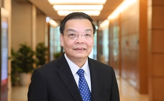 Đồng thời, ông Chu Ngọc Anh còn để Bộ KH&amp;CN tổ chức họp báo, ra thông cáo báo chí về kết quả nghiên cứu và cấp phép kit xét nghiệm, là sản phẩm nghiên cứu của đề tài cho Công ty Việt Á. Ông Chu Ngọc Anh trực tiếp ký Quyết định khen thưởng, ký Tờ trình đề nghị Thủ tướng Chính phủ khen thưởng cho Công ty Việt Á và chỉ đạo ông Trần Văn Tùng, Thứ trưởng Bộ KH&amp;CN ký công văn gửi UBND TP HCM đề nghị giúp Công ty Việt Á được tặng Huân chương Lao động hạng Ba không đúng đối tượng, công trạng, thành tích.