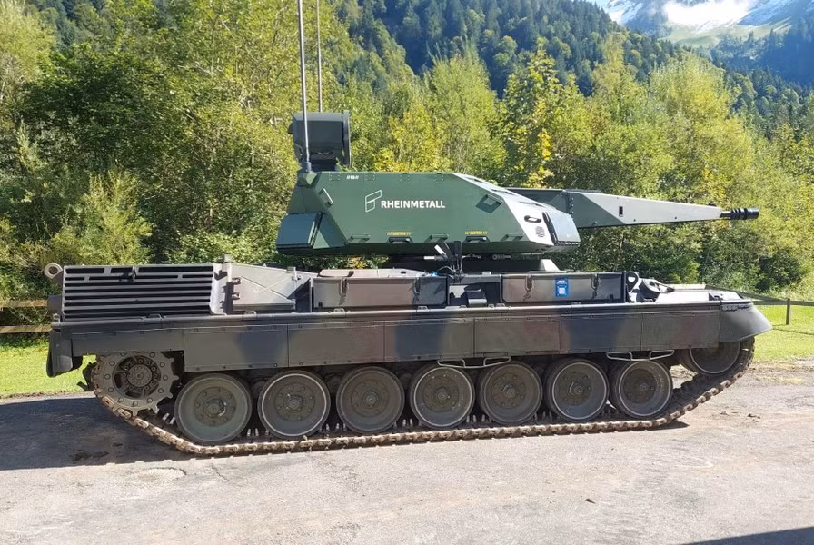 Công ty quốc phòng Rheinmetall nổi tiếng của Đức mới đây đã trình diễn module hệ thống phòng không Skyranger 35 trên khung gầm xe tăng Leopard 1.