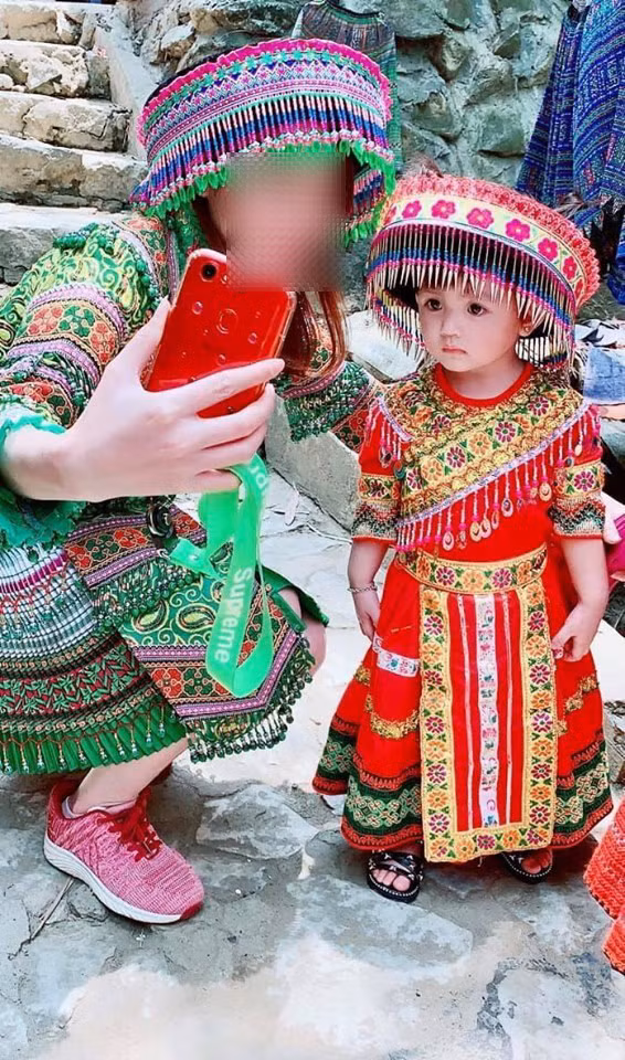 Em be SaPa xinh nhu gai Tay khien dan mang muon “dat gach” xin con dau-Hinh-5
