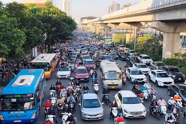 Ha Noi se thu phi xe vao noi do: Can phat trien van tai cong cong