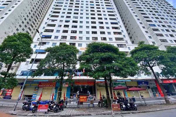Hà Nội: Tạm phong tỏa chung cư HH2A Linh Đàm vì có F0 Ha Noi: Tam phong toa chung cu HH2A Linh Dam vi co F0