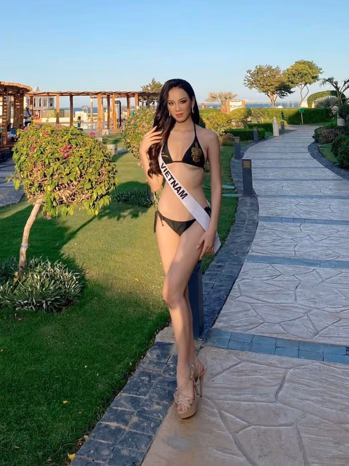 Video: Dien bikini, dai dien Viet Nam di loang choang o HH Sieu quoc gia