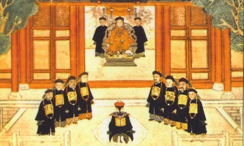 Vì vậy, khi biết bản thân không còn nhiều thời gian sống trên đời, Khang Hy ban thưởng cho Long Khoa Đa rất nhiều ngọc ngà châu báu, vàng bạc. Đặc biệt, Khang Hy ban cho Long Khoa Đa một thánh chỉ với nội dung là: "Tra được Long Khoa Đa là vây cánh của hoàng tử, làm loạn triều dã, gây hại cho dân, lập tức ban chết, khâm thử!".