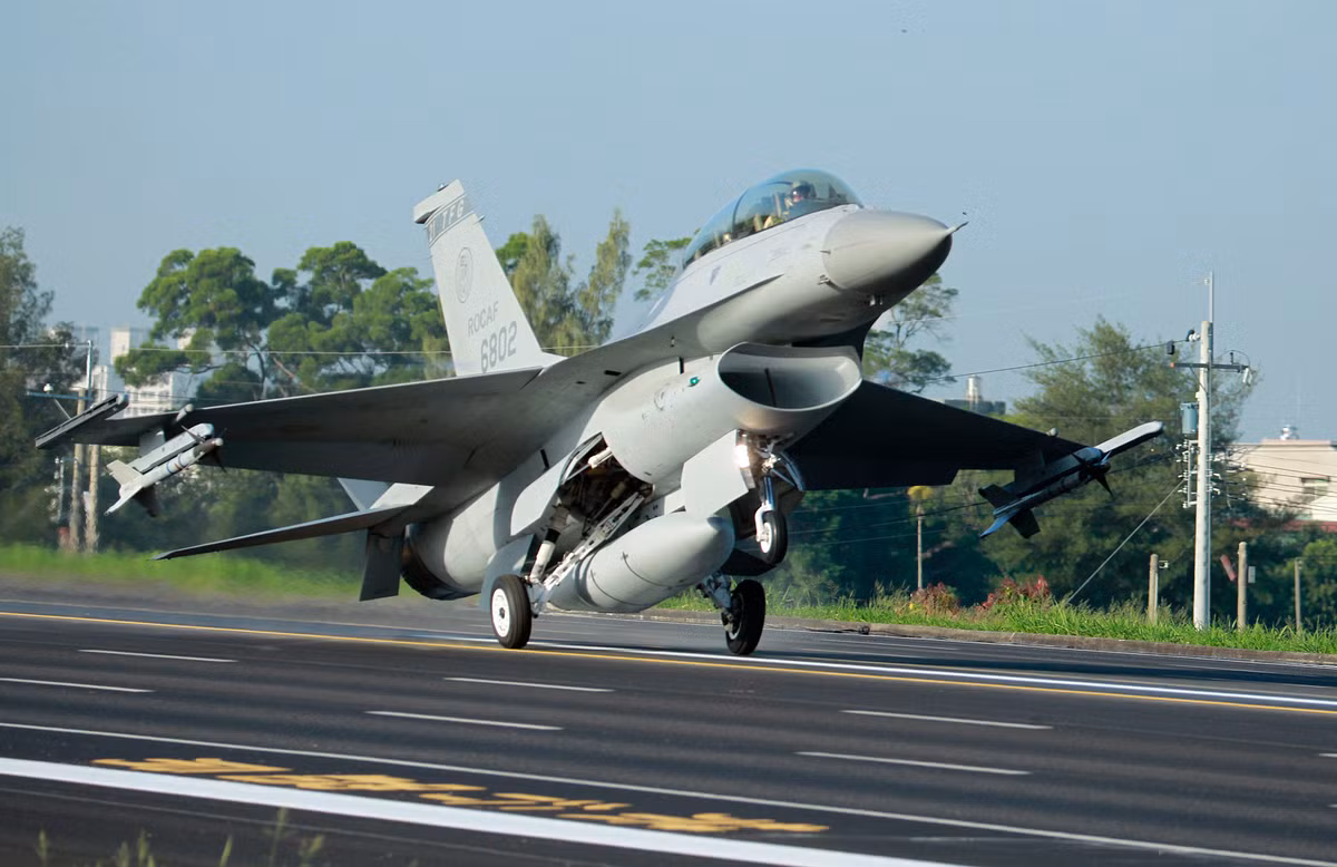 Theo quảng cáo của Lockheed, phiên bản F-16V hay còn gọi là F-16 Viper này, đủ khả năng để hoạt động cùng các chiến đấu cơ thế hệ 5 hiện đại ngày nay.