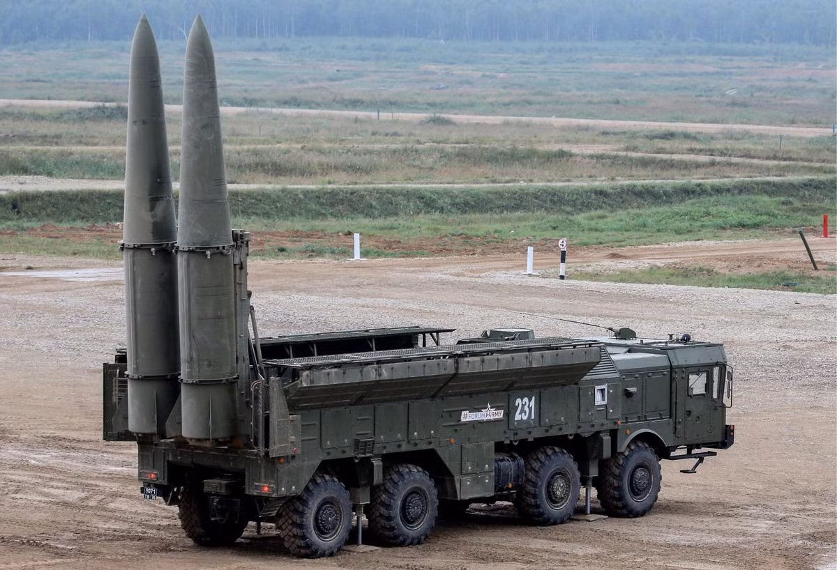 Và thậm chí có được viện trợ nhiều tỷ USD vũ khí, quân đội Ukraine vẫn khó có thể chống trả được tổ hợp Iskander của Nga - loại vũ khí được Moscow quảng cáo là không hề có đối thủ.