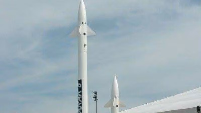 Điểm độc đáo của loại vũ khí này, đó là động cơ của tên lửa Barak 8 là sự kết hợp giữa động cơ tên lửa và hệ thống vector lực đẩy, cho phép chúng có quỹ đạo bay cực kỳ cơ động ở dải tốc độ cao.