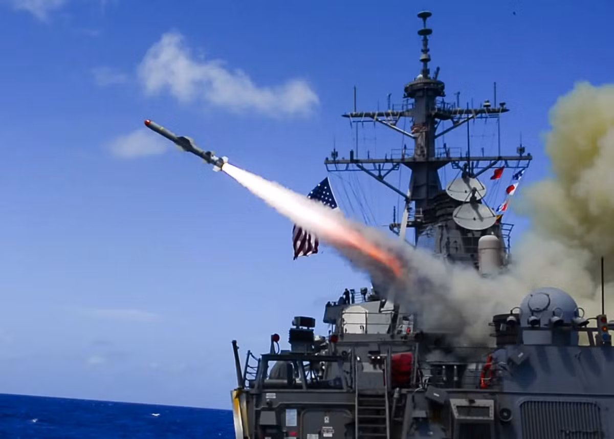 Ngoài ra, phiên bản tên lửa chống hạm Harpoon được Mỹ viện trợ cho Ukraine, cũng chỉ có tầm bắn khoảng 140 km - quá ngắn để giúp Kiev "giải tỏa" áp lực của Hải quân Nga trên biển Đen.