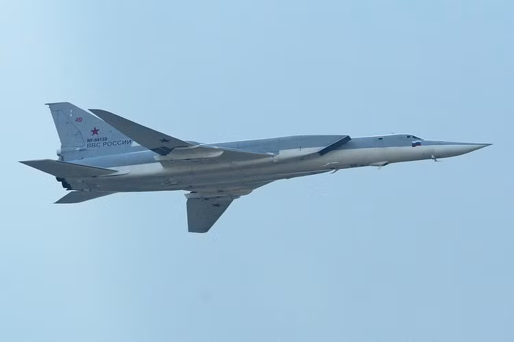 Và Liên Xô đã làm được, lượng vũ khí mà Tu-22M mang theo được lên tới 24 tấn, gấp đôi Tu-22 do Tu-22M được trang bị kiểu thiết kế cánh cụp cánh xoè.