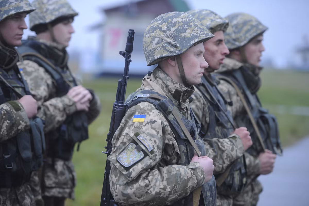 Phương Tây cho rằng, các động thái dồn quân ra sát biên giới với Ukraine, là bằng chứng cho một cuộc tấn công tổng lực của Nga, nhắm vào láng giềng Ukraine trong tương lai.