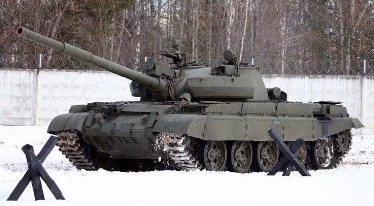 Xe tăng T-62 được Liên Xô phát triển từ đầu thập niên 1960 để đối phó mẫu FV4201 Chieftain của Anh và M60 Patton Mỹ. Những chiếc cuối cùng được xuất xưởng năm 1975.