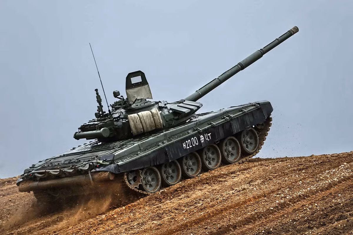 Ra đời từ năm 1973, tới nay xe tăng chủ lực T-72 vẫn được xem là xương sống của lực lượng thiết giáp Nga. Một số lượng lớn xe tăng T-72 đã được Moscow xuất khẩu cho rất nhiều quốc gia Đông Âu trước đây.