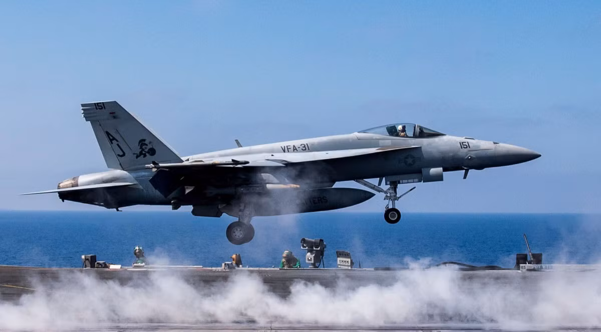 Có thiết kế đơn giản, hiệu quả và cực kỳ thực dụng, tiêm kích F-18 đã chứng tỏ được năng lực và hiệu quả của mình, sau nửa thế kỷ phục vụ.